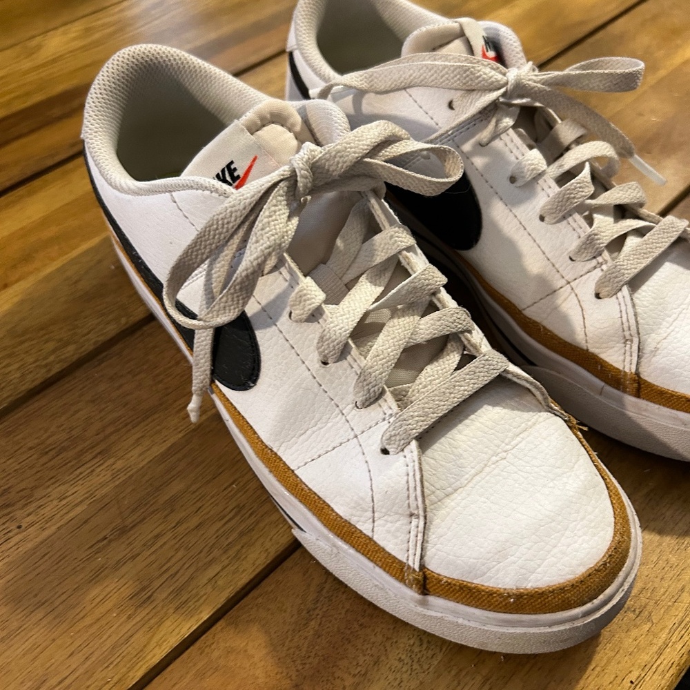 Nike Womans Court Legacy